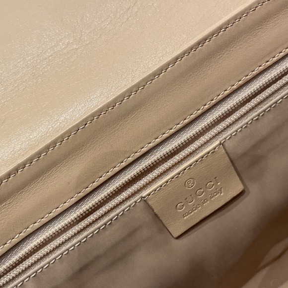 Gucci Shoulder Bag - Picture 6 of 9